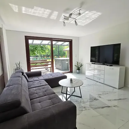 Ent Villa